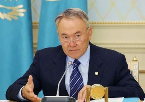 Назарбаев требует эффективно использовать госсредства для поддержки реального сектора экономики